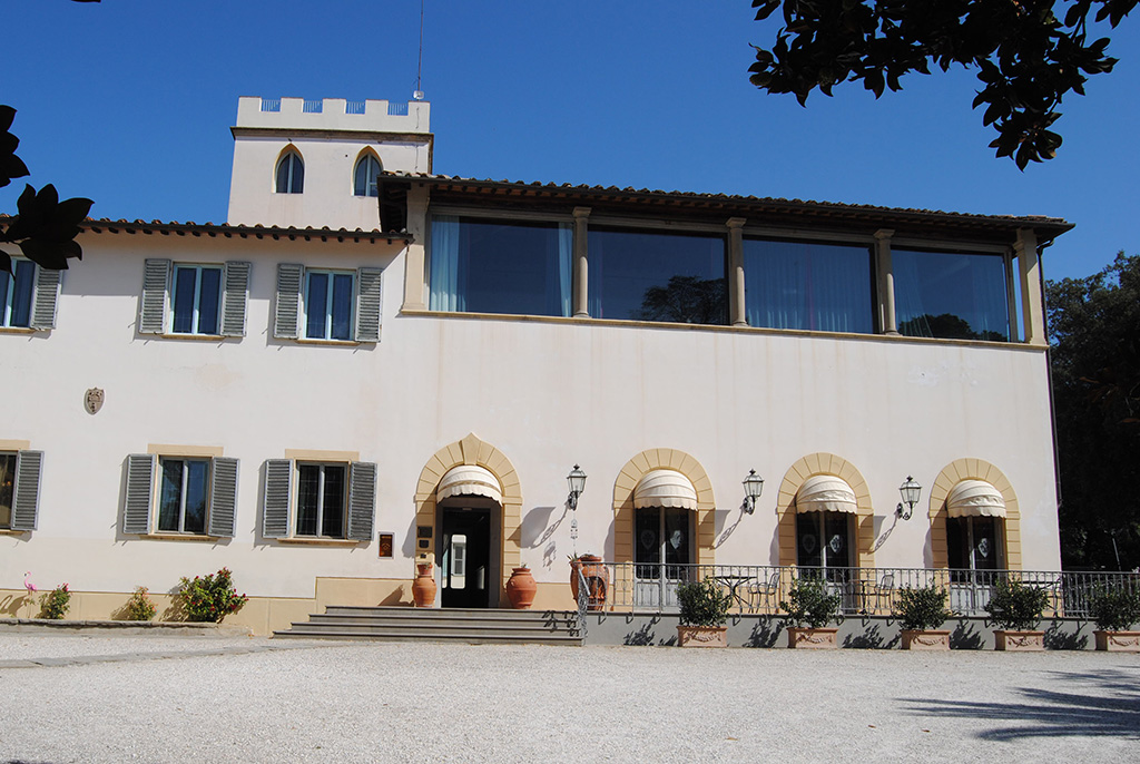 La villa Fantastic Garden a Sesto Fiorentino, la tenuta da cui trasmettiamo e giriamo